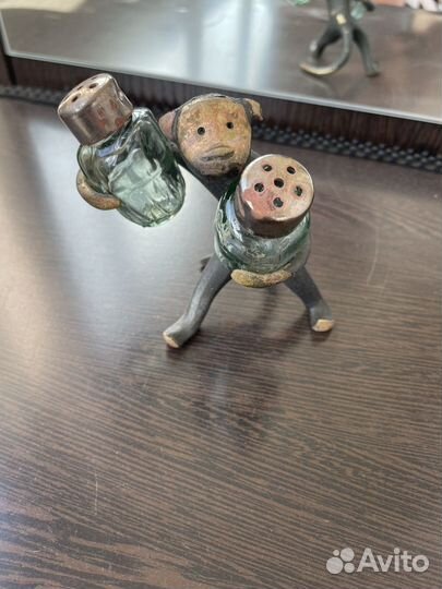 Обезьянка с кокосами солонка-перечница