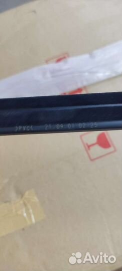 Молдинг стекла двери Camry V70