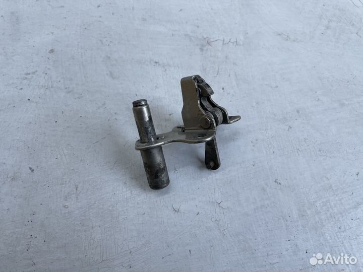 Замок капота для Mercedes W124