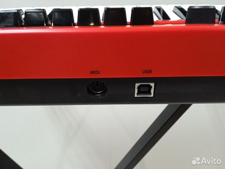 Аналоговый синтезатор Yamaha reface YC 37