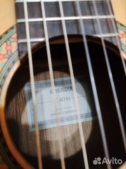 Классическая гитара Yamaha c40