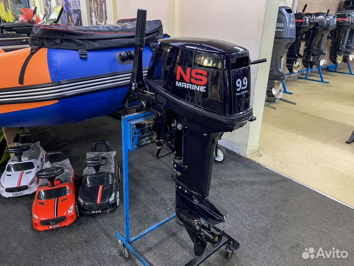 Лодочный мотор Nissan Marine 9.9 витринный