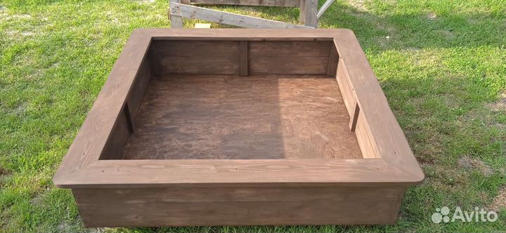 Детская песочница с крышкой