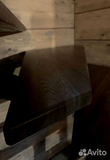 Металлические лестницы с поворотом