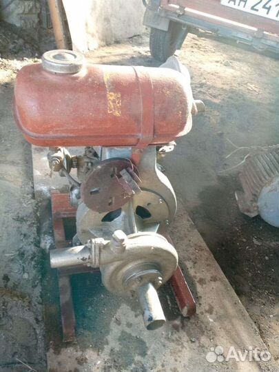 Водяной насос с бензиновым двигателем