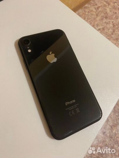 Телефон iPhone XR