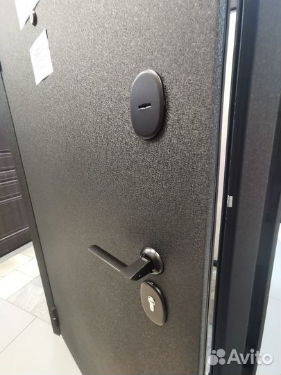 Дверь металлическая