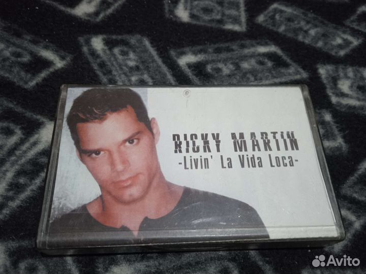 5 аудиокассет Рики Мартин и Энрике Иглесиас