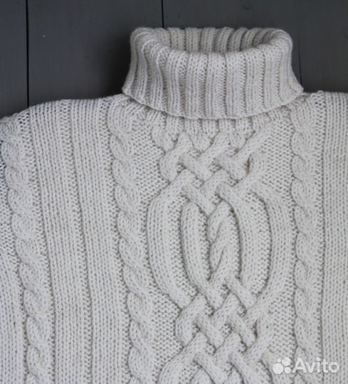 Шерстяной свитер ручной работы