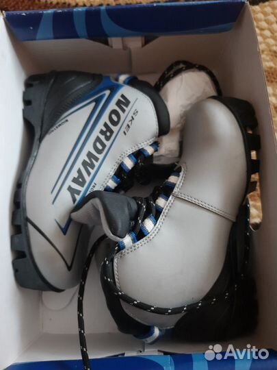 Лыжные ботинки детские 32р