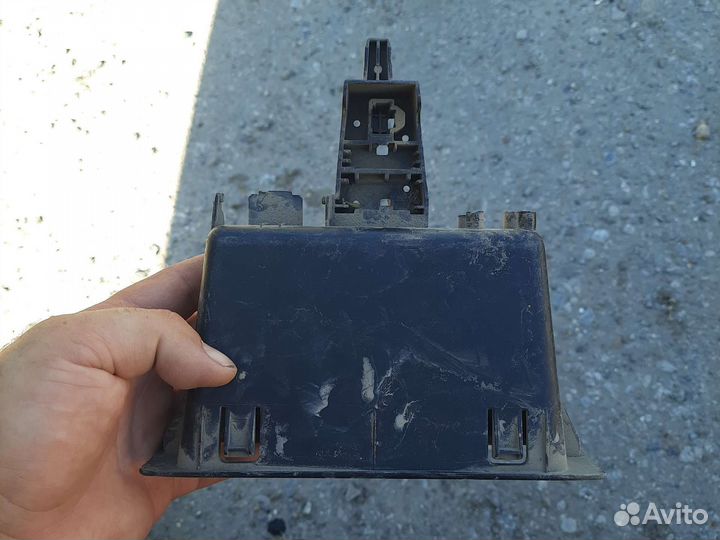 Бардачок Renault 684758924R