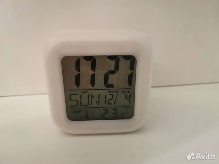 Часы электронные настольные