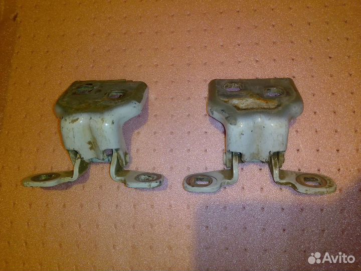 Петли дверей Лада Ларгус