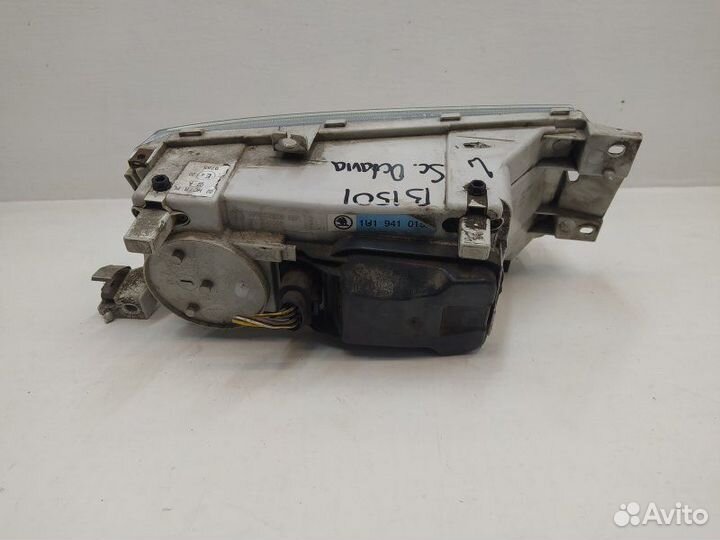 Б/У Б/У Фара левая Европа. 1U1941015K VAG