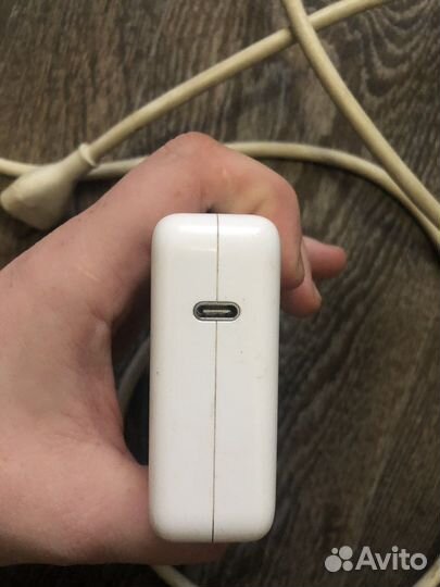 Блок питания Apple от MacBook pro 2017