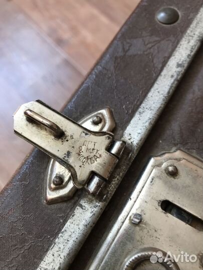 Винтажный чемодан