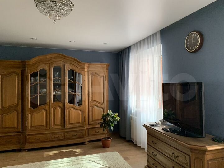 3-к. квартира, 90 м², 3/10 эт.