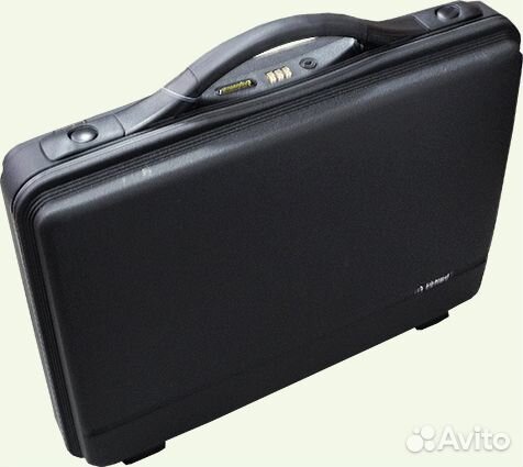 Кейс Дипломат