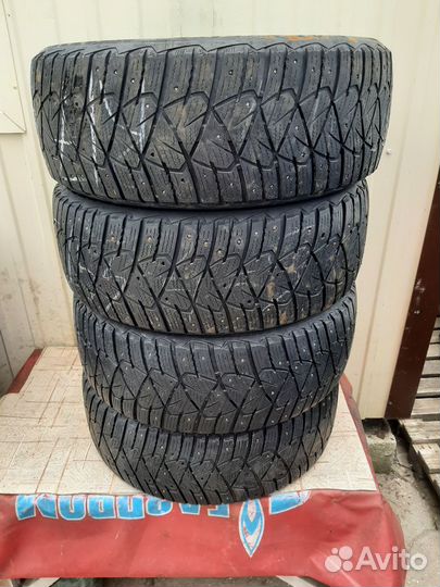 Dunlop Ice Touch 215/55 R17