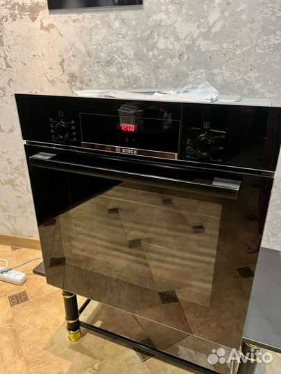 Духовой шкаф Bosch serie 6