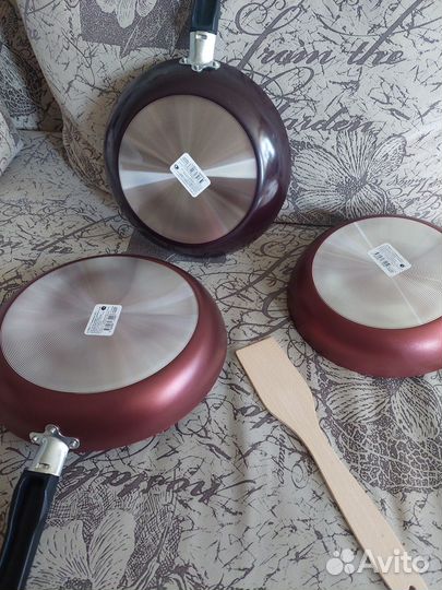 Набор сковородок 3 шт. + лопатка 1шт