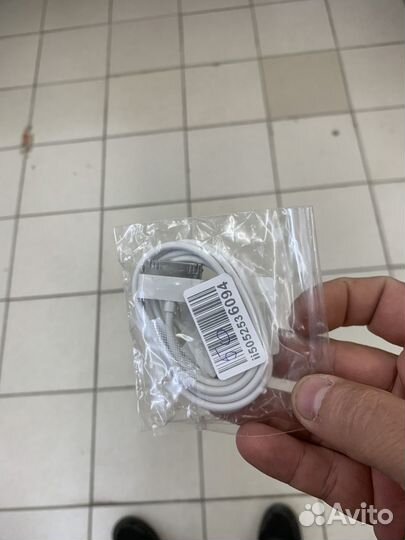 Зарядка на iPhone 4