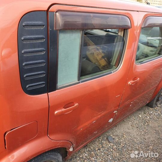 Nissan Cube z11 Дверь передняя правая левая