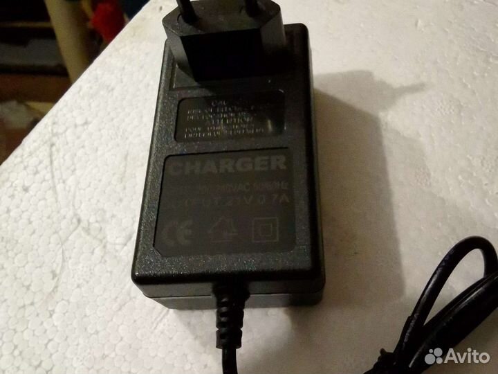 Зарядное устройство для аккумуляторов.21в, 12в
