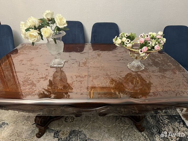 Столовый стол