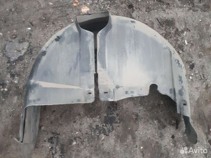 Задний левый подкрылок фольксваген бора