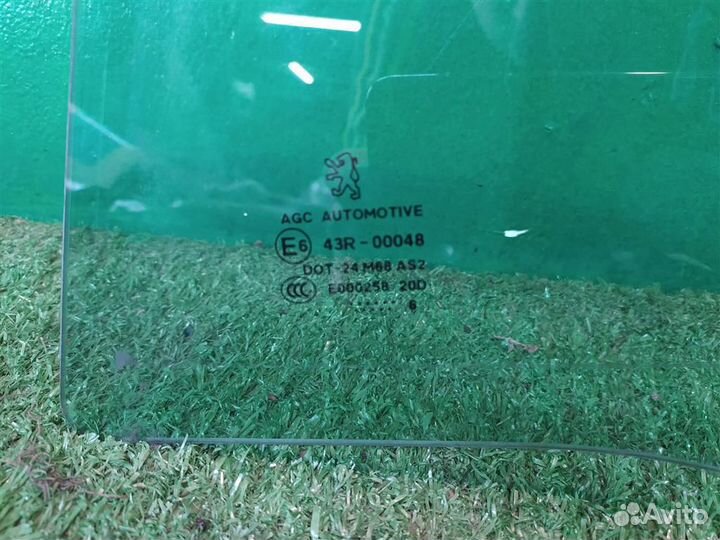 Стекло заднее левое Peugeot 307 (3H) 2006