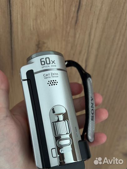 Видеокамера Sony DCR-SX44E