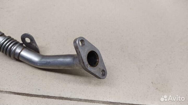 Трубка картерных газов A6 C6,4F 2005-2011