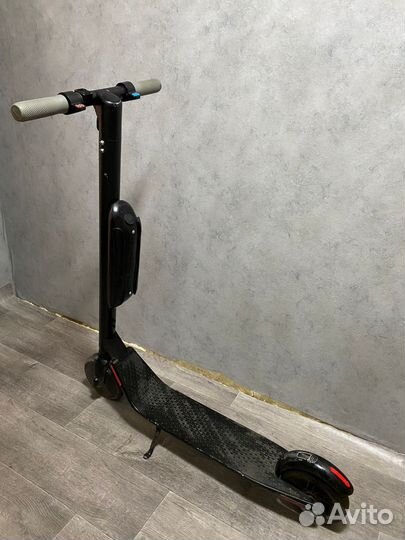 Электросамокат Ninebot KickScooter ES4