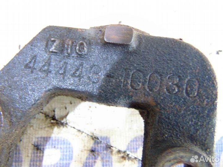 Кронштейн гидроусилителя для Toyota Caldina 1998