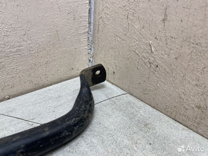 Стабилизатор передний