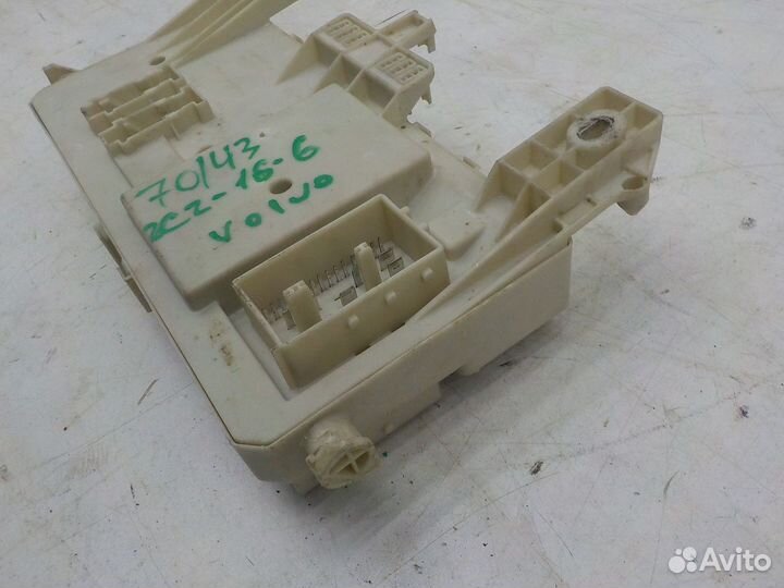 Блок предохранителей (салон) Volvo S40 2004