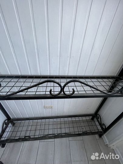 Полка кованая для цветы