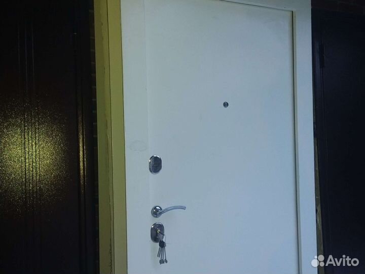 Дверь входная металлическая б/у от застройщика