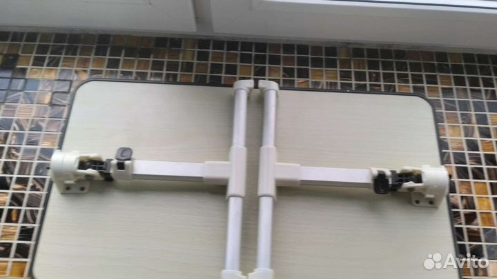 Столик для ноутбука