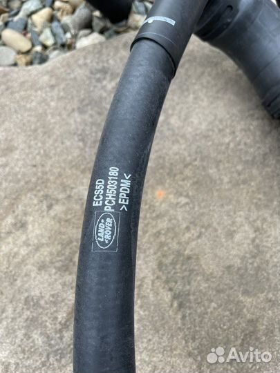 Патрубок нижний Range Rover Vogue 3.6tdiv8