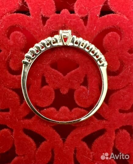 Золотое кольцо с бриллиантами