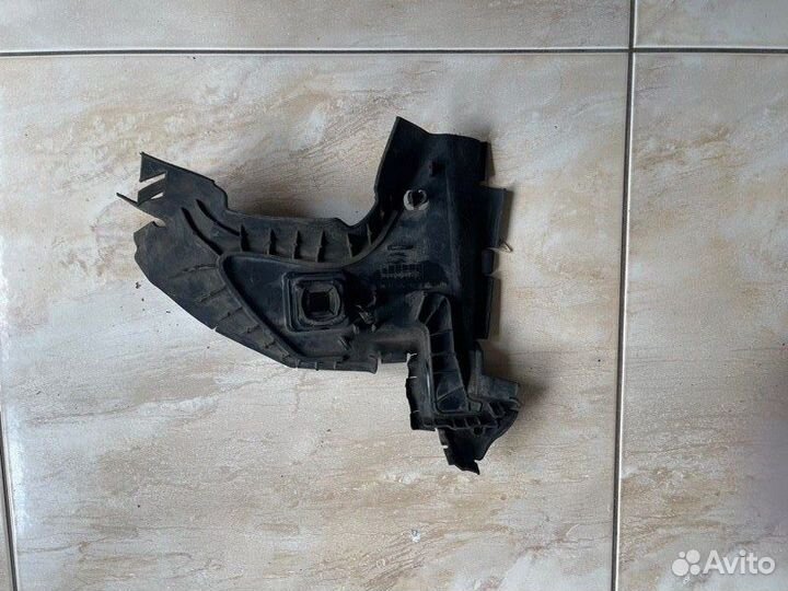 Воздуховод радиатора правый Mercedes Benz E Class