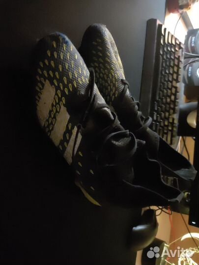 Футбольные бутсы adidas