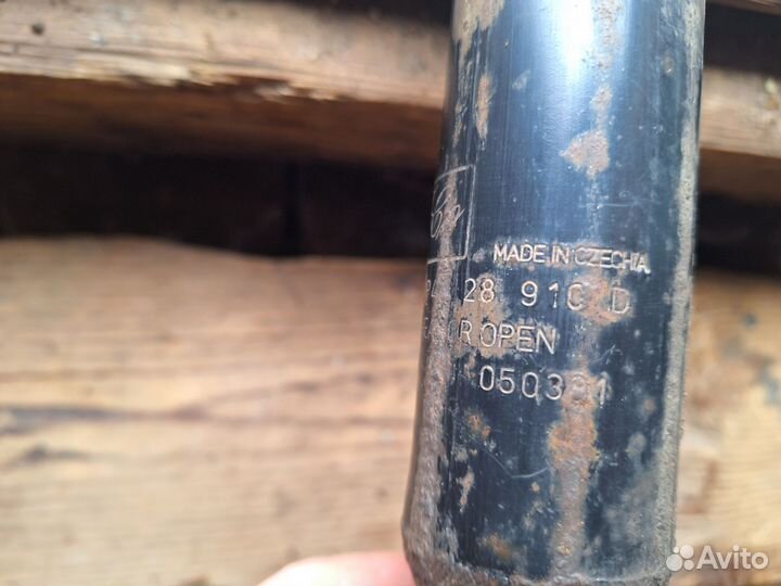 Стойки (амортизаторы)