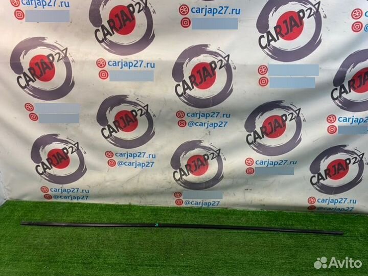 Молдинг крыши(2) правый Toyota Vitz NSP135 1NR