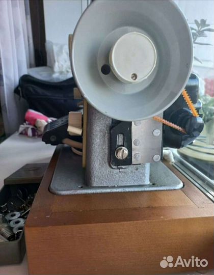 Швейная машина Чайка 132м