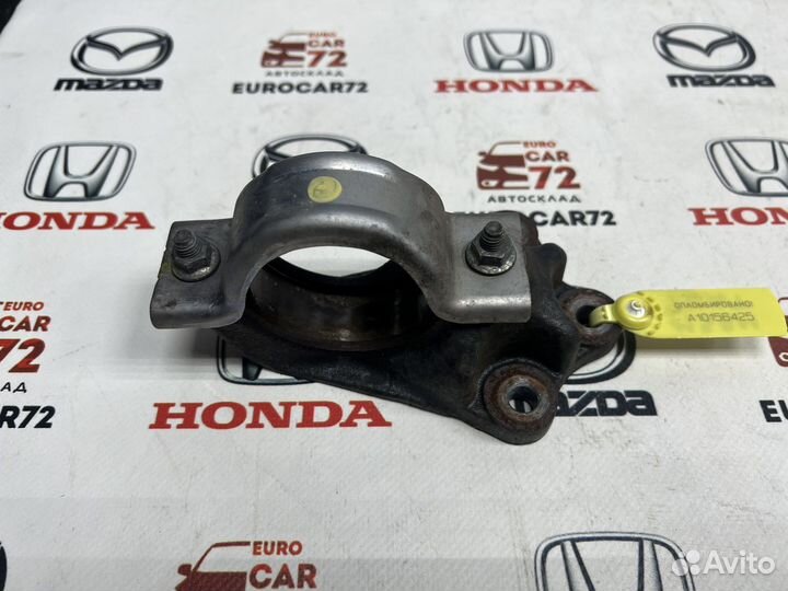 Кронштейн подвесного подшип. Mazda 3 BM 2013-2019