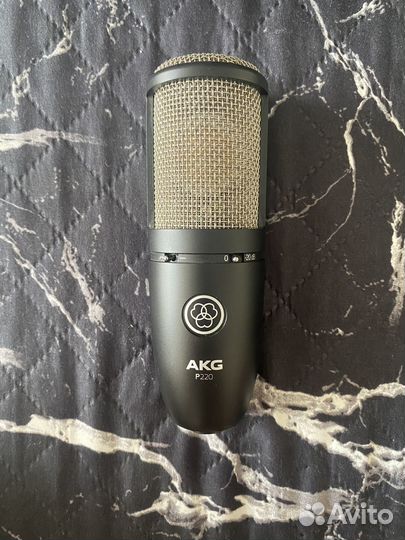 Студийный микрофон