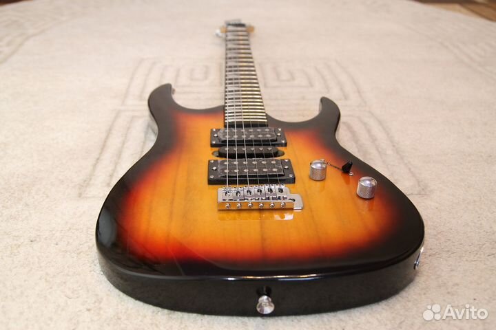 Электрогитара, процессор, чехол, ремень (комплект)